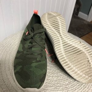 Skechers camo sneaker - air cool memory foam